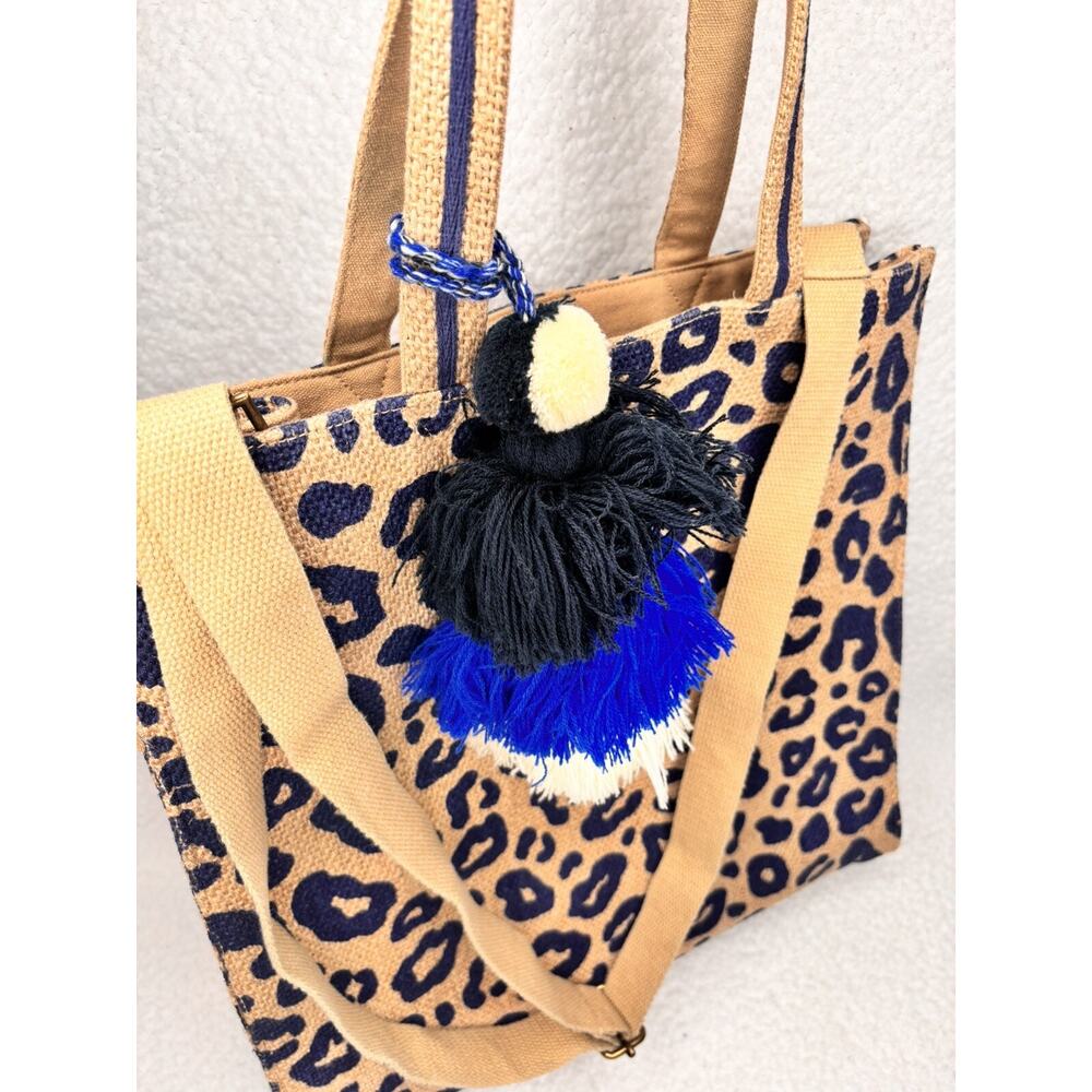 AMERICA & BEYOND ANIMAL PRINT JUTE LG TOTE BAG PURSE WITH TASSELS - Picture 4 of 11